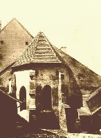 Cibinium-Hermannstadt. Asyl-Kirche. 12-13. Jh. Ostseite mit Chor...Aus TRIBUNA...Foto Chiselita...siehe Link im Text.jpg
