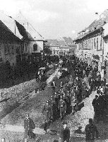 Hermannstadt.cca.1916. Oesterreichische Soldaten  kommen aus der Richtung Elisabethgasse und Bahnhof.Hier sind sie gerade bei der Dragonerwache..jpg