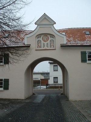Soeflingen_Abbey,_gate_01.JPG